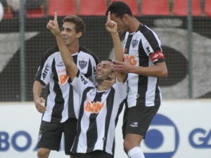 DOUGLAS MAGNO / Gazeta Press Atlético-MG vence Caldense e assume liderança do Mineiro
